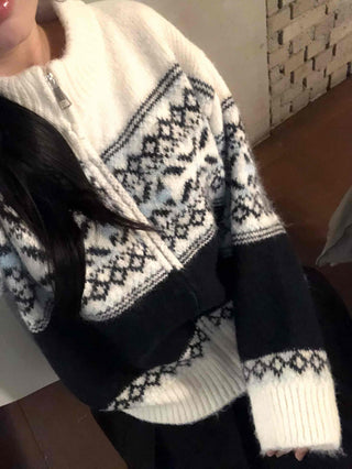 Classic Nordic Snowflake Knit Zip-up