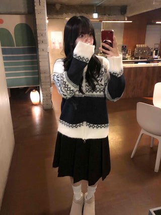 Classic Nordic Snowflake Knit Zip-up