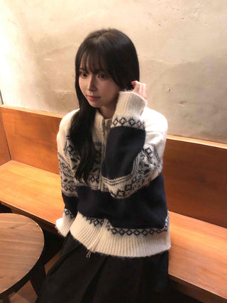 Classic Nordic Snowflake Knit Zip-up