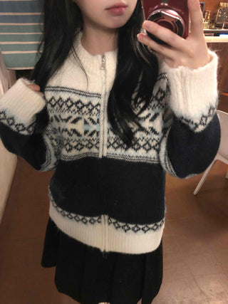 Classic Nordic Snowflake Knit Zip-up