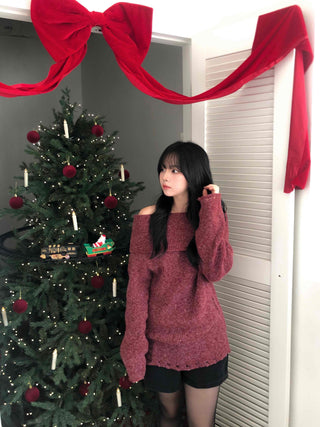 Folding Off-Shoulder Loose Knit