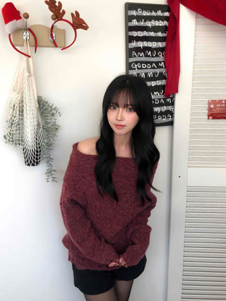 Folding Off-Shoulder Loose Knit