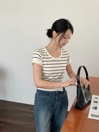 Seno U-neck Crop Slit Knit