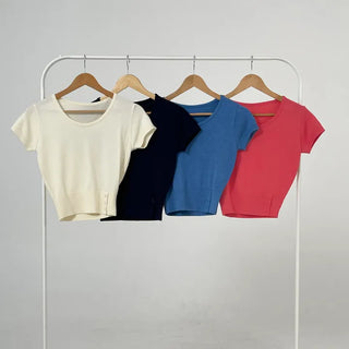 Seno U-neck Crop Slit Knit