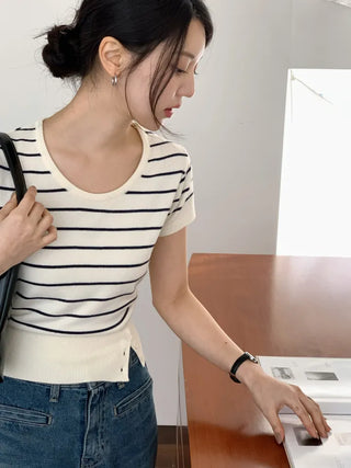 Seno U-neck Crop Slit Knit