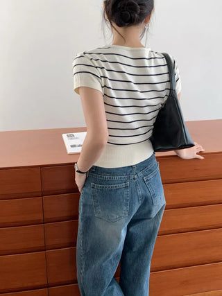 Seno U-neck Crop Slit Knit