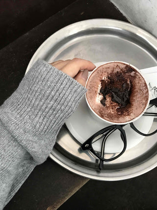 Minimal V-Neck Cozy Fit Knit