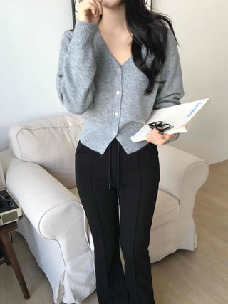 Soft V-neck Button Crop Knit Cardigan
