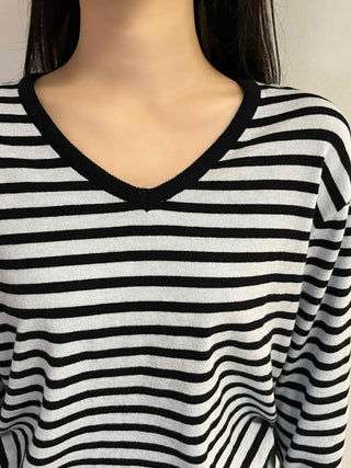 Casual Striped V-neck Knit