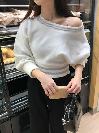 Soft Balloon One-Shoulder Knit