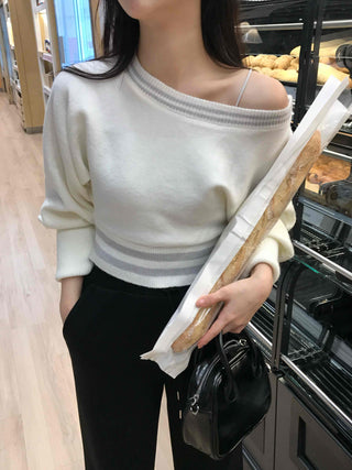 Soft Balloon One-Shoulder Knit