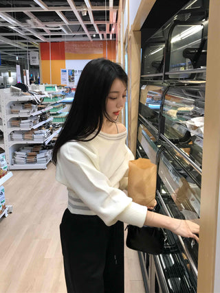 Soft Balloon One-Shoulder Knit