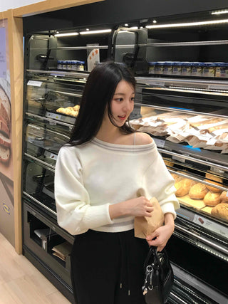 Soft Balloon One-Shoulder Knit