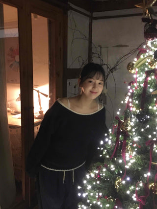 Line Point Loose Fit Boat Neck Knit