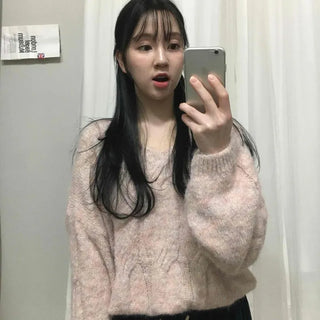 Delicate Fit Twist Knit