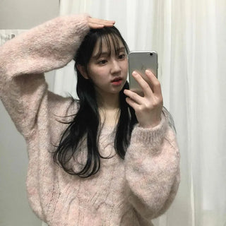 Delicate Fit Twist Knit