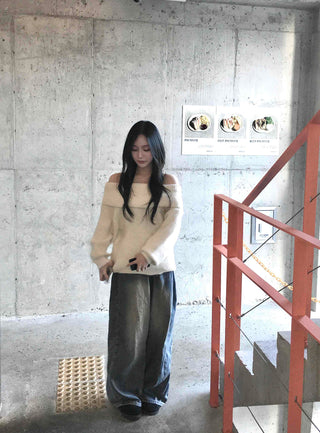 Folding Off-Shoulder Ribbed Knit