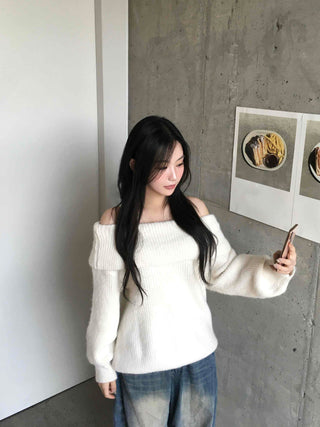 Folding Off-Shoulder Ribbed Knit