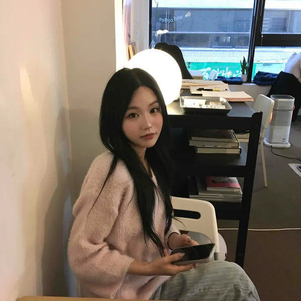 Loose Fit V-Neck Lovely Avant-Fit Knit