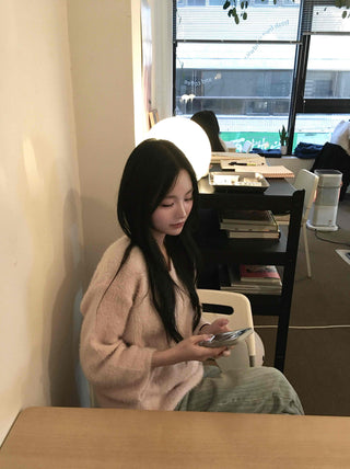 Loose Fit V-Neck Lovely Avant-Fit Knit