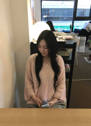 Loose Fit V-Neck Lovely Avant-Fit Knit