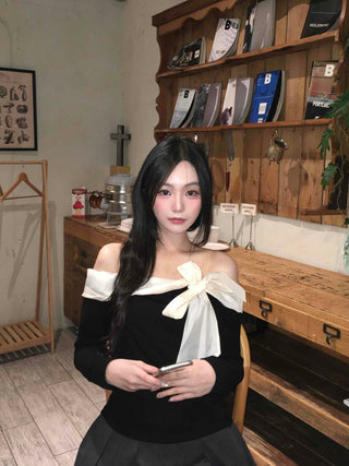 Off-shoulder T-shirt with Ribbon Detail