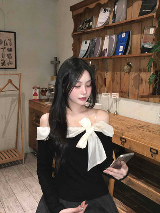 Off-shoulder T-shirt with Ribbon Detail