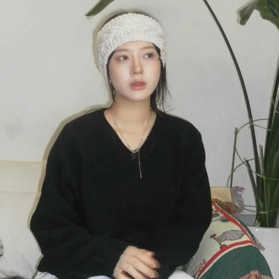 Basic V-neck Knit