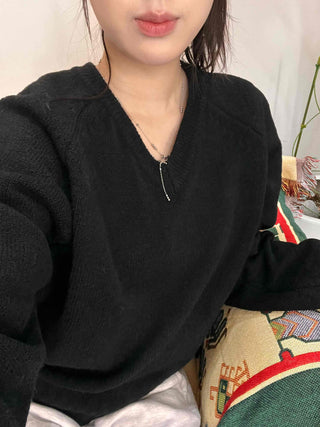 Basic V-neck Knit