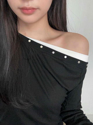 Studded Shoulder Line Slim Off-Shoulder T-shirt
