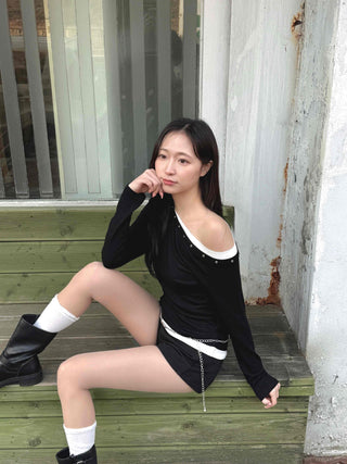 Studded Shoulder Line Slim Off-Shoulder T-shirt