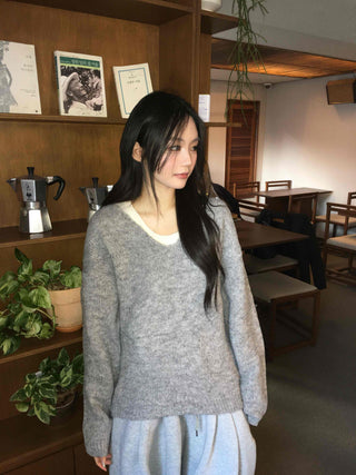 Soft V-neck Soft Loose Fit Long Sleeve Sleeveless Layered Knit