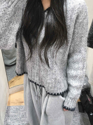 Color Block V-Neck Long Sleeve Knit