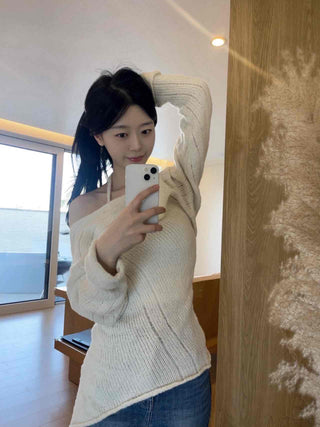 Delicate fit off-shoulder ribbon layered knit
