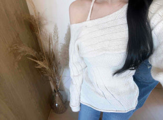 Delicate fit off-shoulder ribbon layered knit