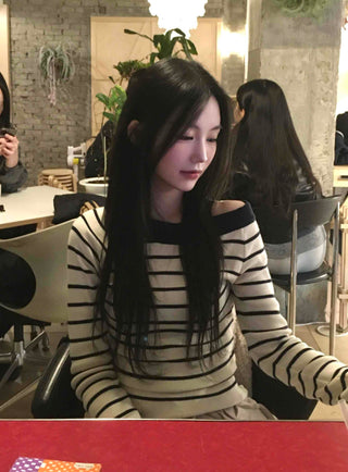 Classic Slit Neck Striped Slim Knit