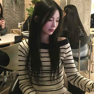 Classic Slit Neck Striped Slim Knit