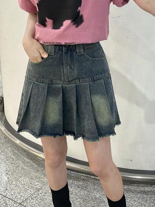 Dark blue basic pleated denim mini skirt