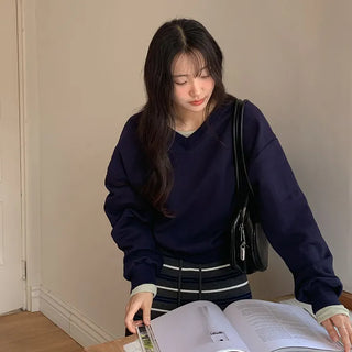 Dearjet V neck Loose Fit Sweatshirt