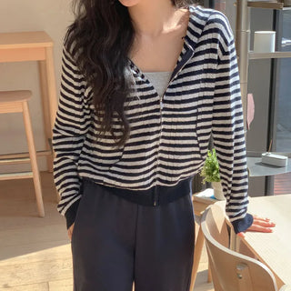 Yuzuren Striped Knit Hoodie Crop Zip up
