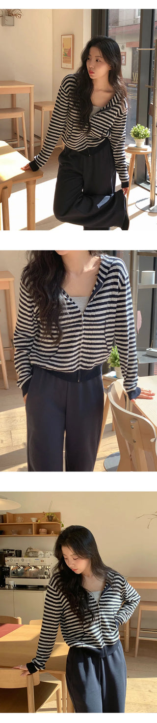 Yuzuren Striped Knit Hoodie Crop Zip up