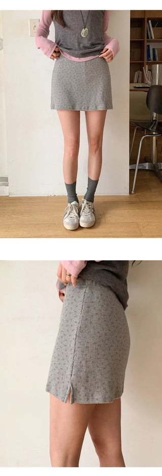 Fady Banding Flower Ribbed Flare Mini Skirt