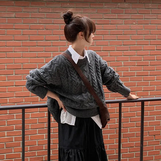 Edintz Loose Fit Round Cable Knit Long Sleeve Knit