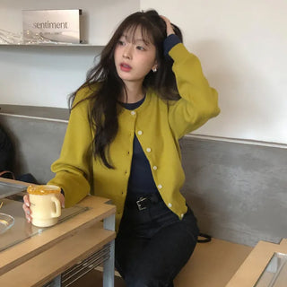 Meldor Wool Round Knit Long Sleeve Cardigan