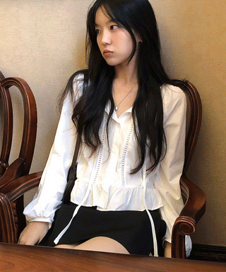 Melo Lace Frill Blouse