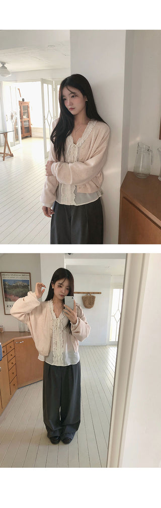 Coin Pendant Avant-Fit V-Neck Cardigan