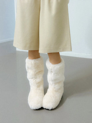 bare fur boots