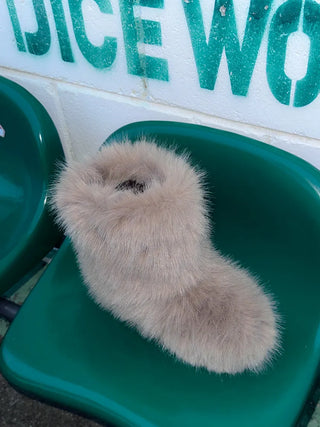 comfortable fur boots