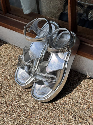 height-increasing sandals