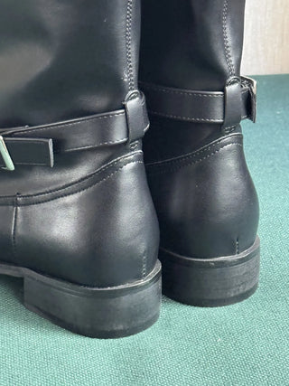 buckle mid boots